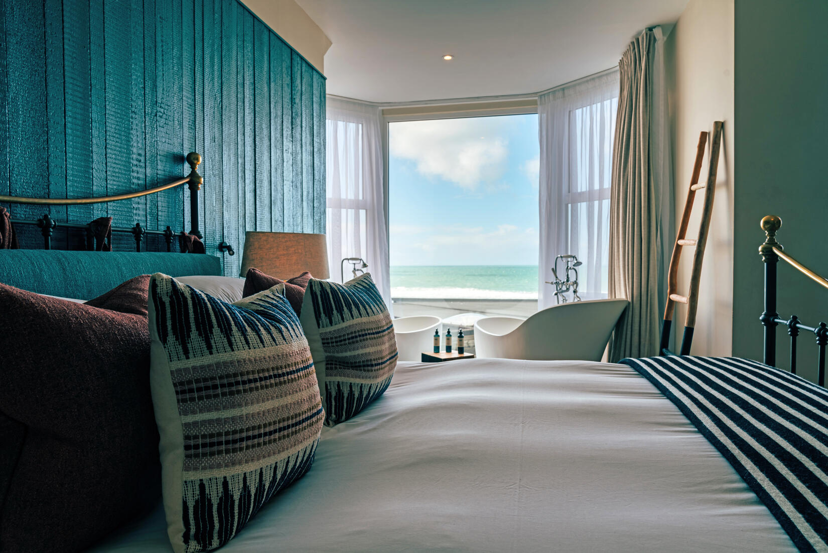 beach themed décor for bed and breakfast